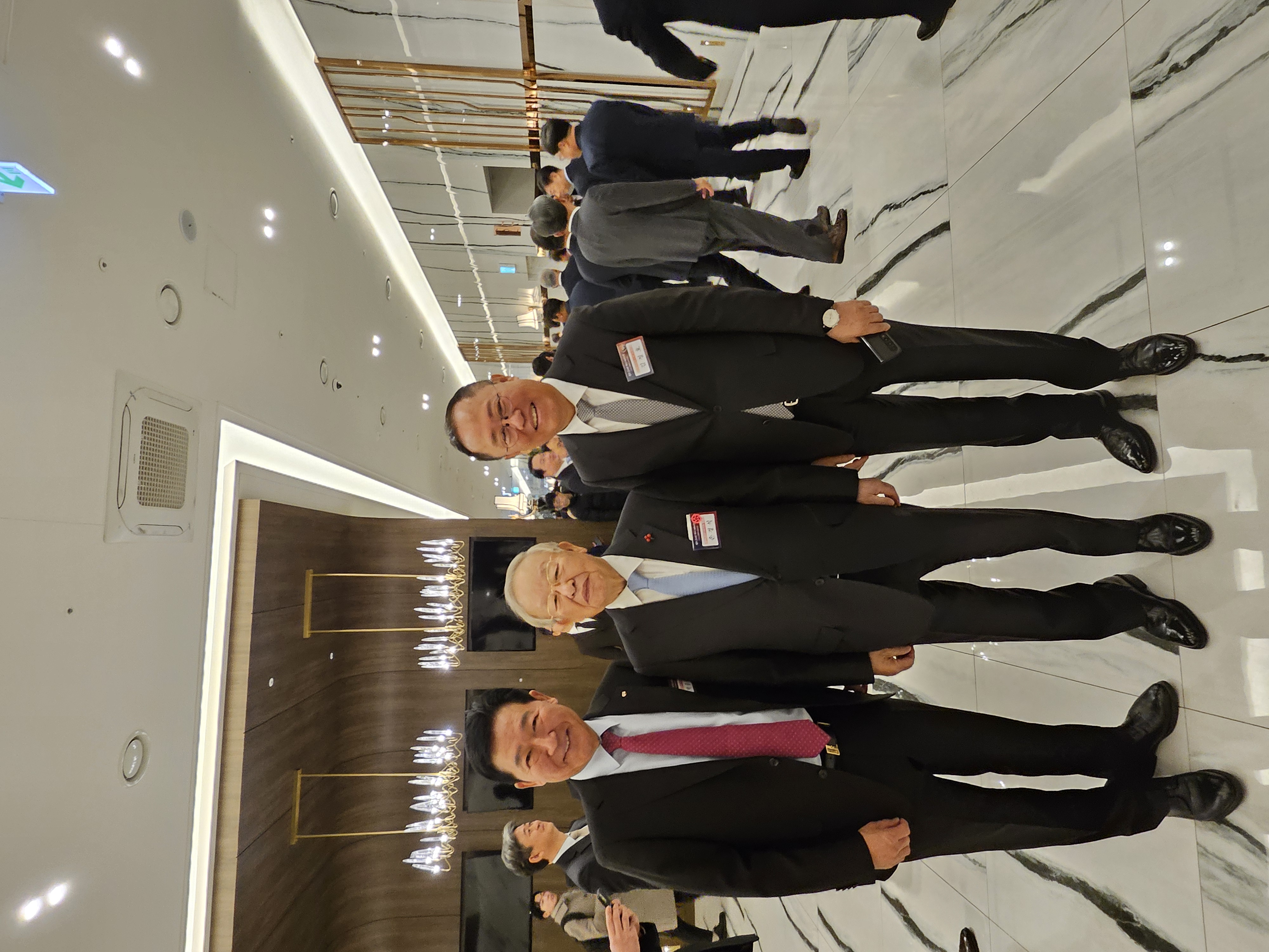 회장님2.jpg 이미지입니다.