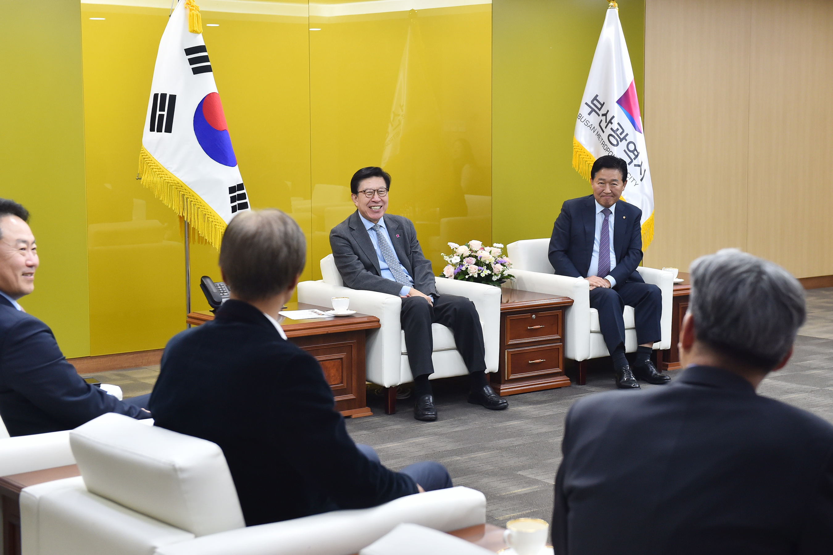 환담2.jpg 이미지입니다.