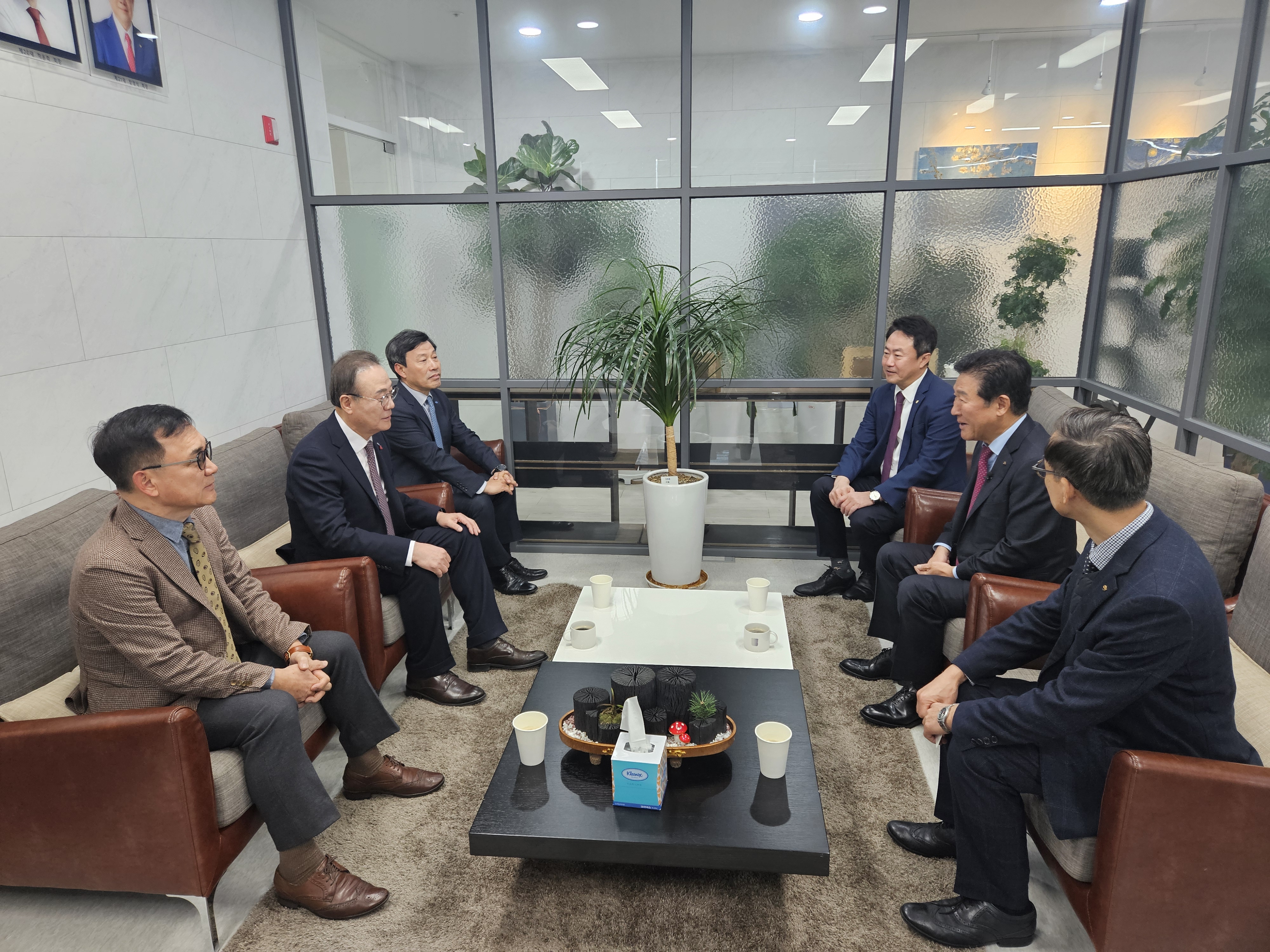 KakaoTalk_20240122_140006304.jpg 이미지입니다.