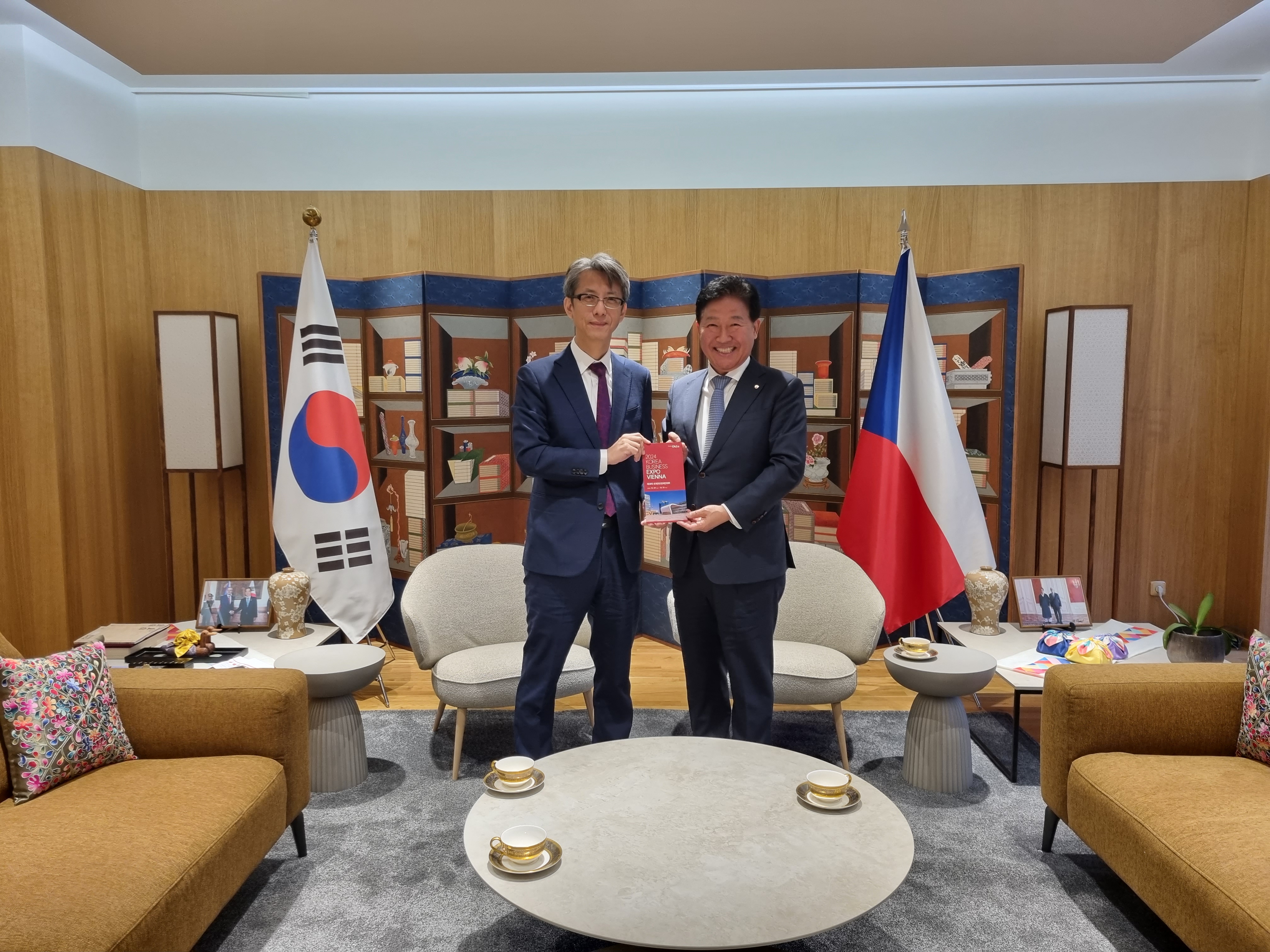 KakaoTalk_20240503_173404664_01.jpg 이미지입니다.