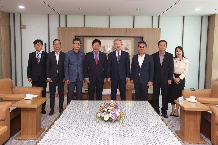 KakaoTalk_20240521_175953062_05.jpg 이미지입니다.